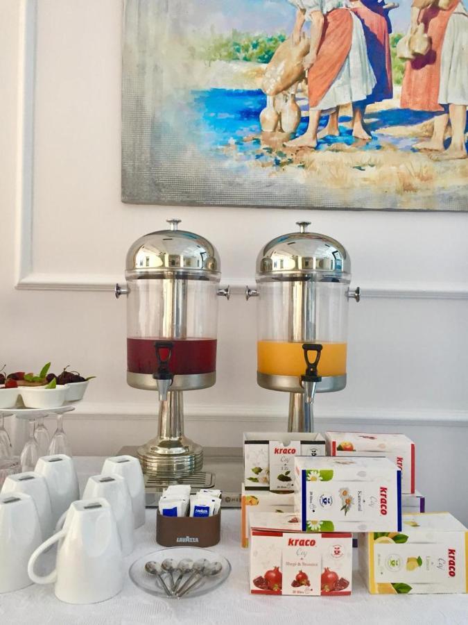 A&G Hotel Radhimë Екстериор снимка