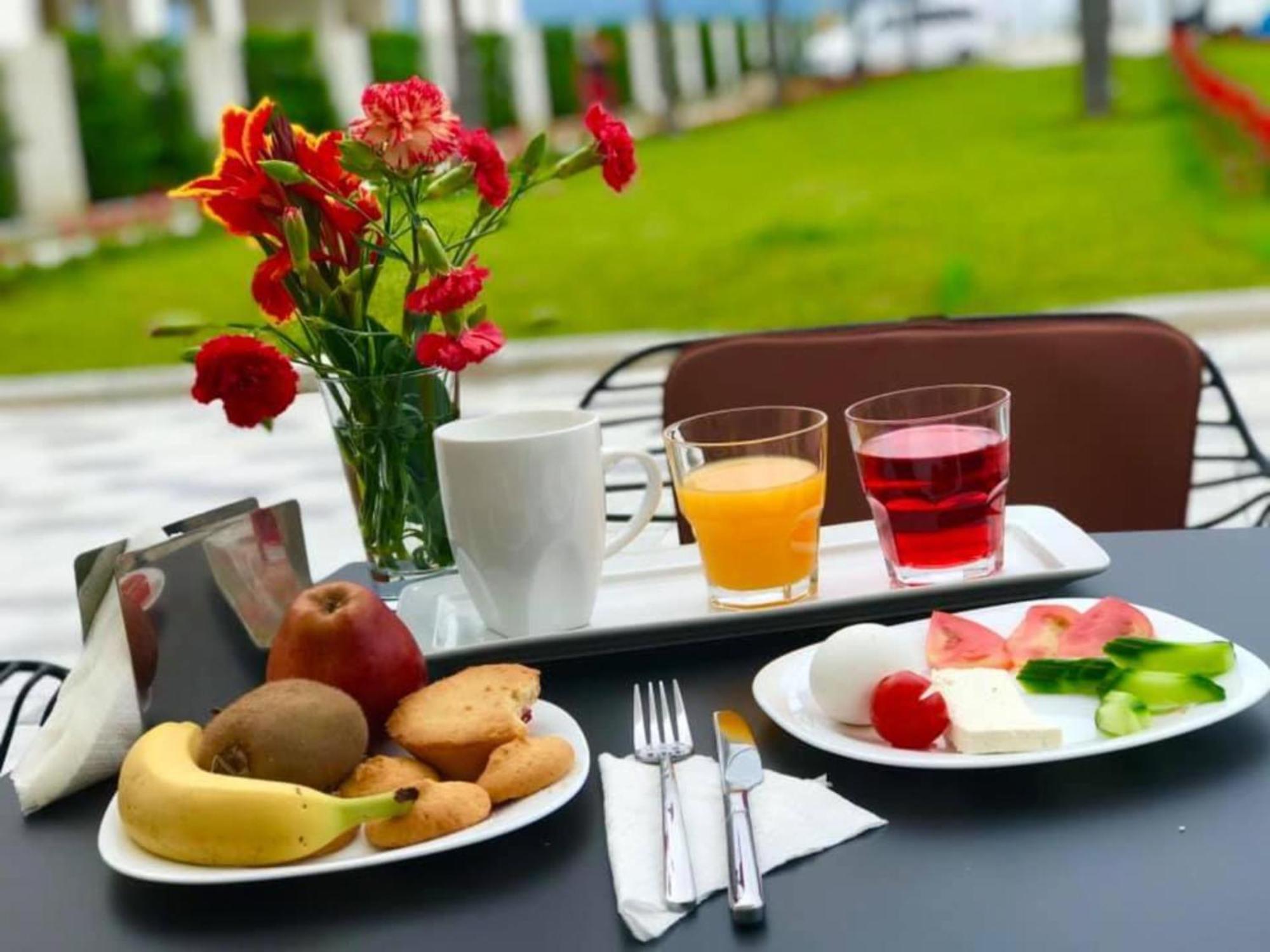 A&G Hotel Radhimë Екстериор снимка