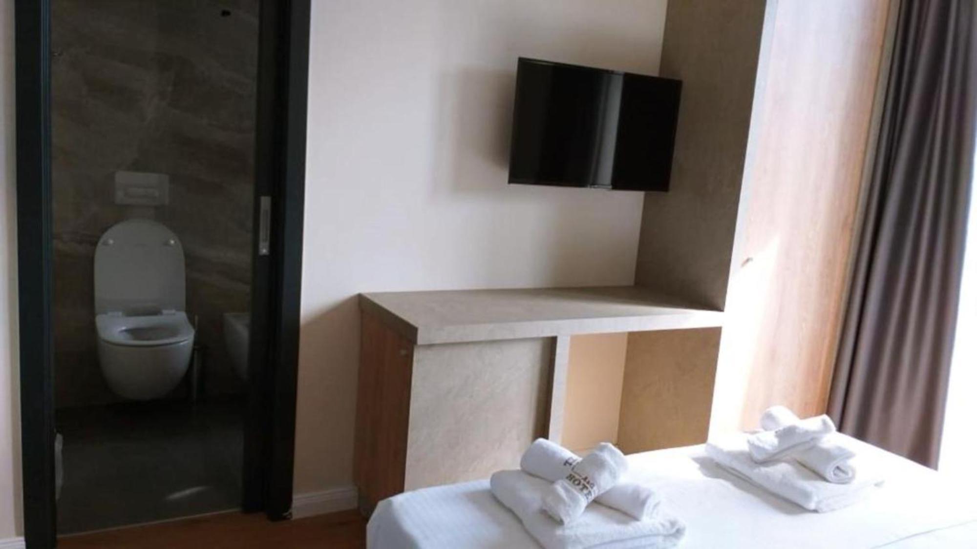 A&G Hotel Radhimë Екстериор снимка