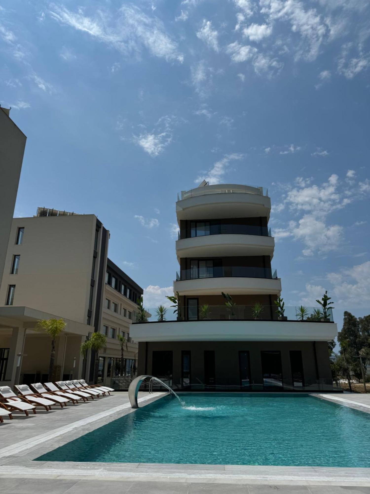A&G Hotel Radhimë Екстериор снимка