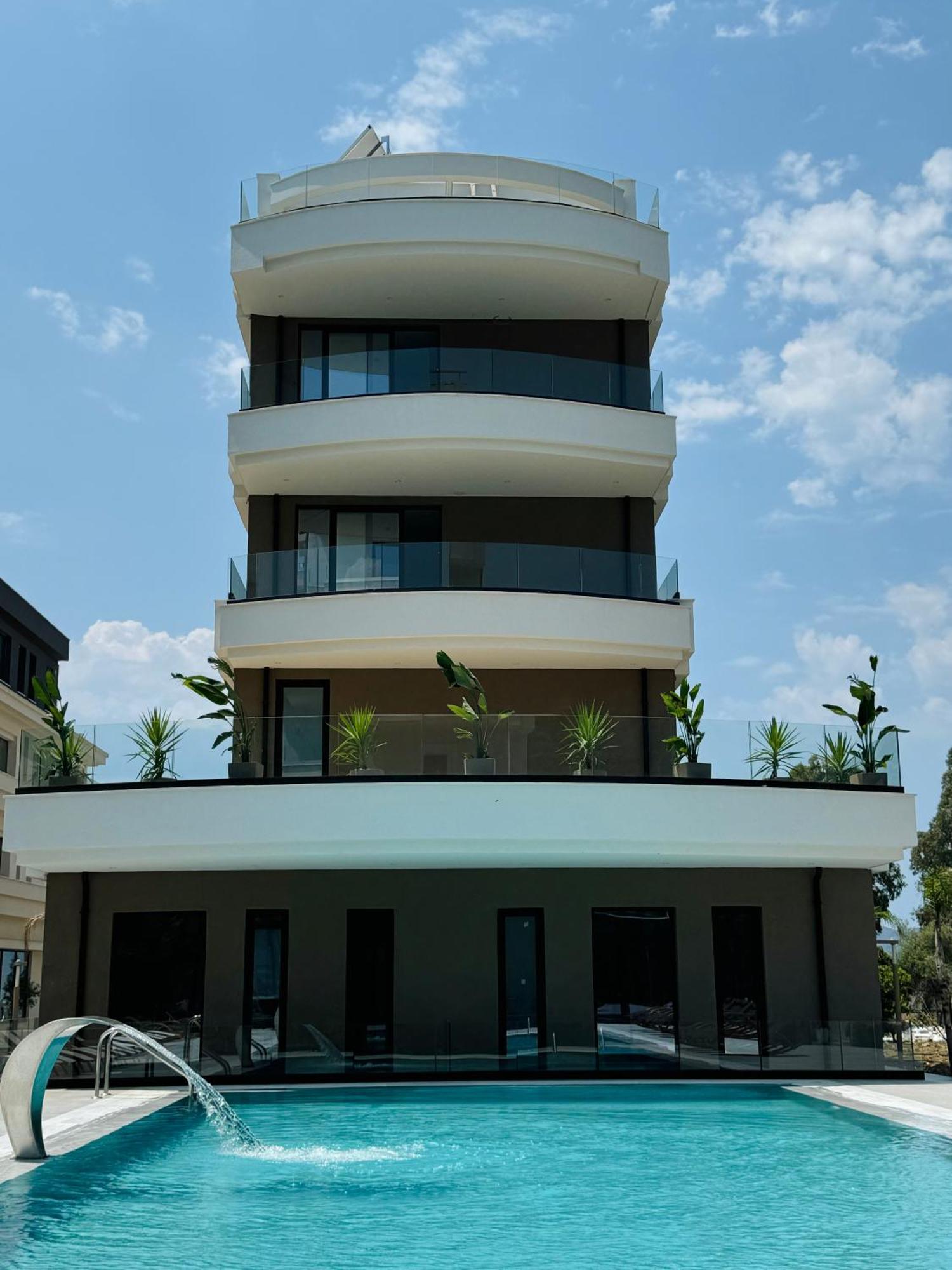 A&G Hotel Radhimë Екстериор снимка