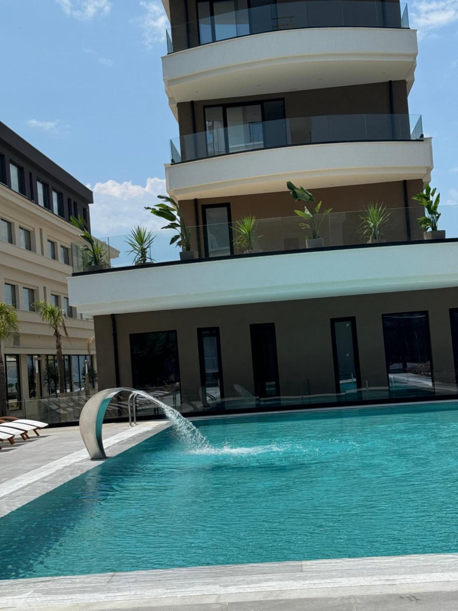 A&G Hotel Radhimë Екстериор снимка