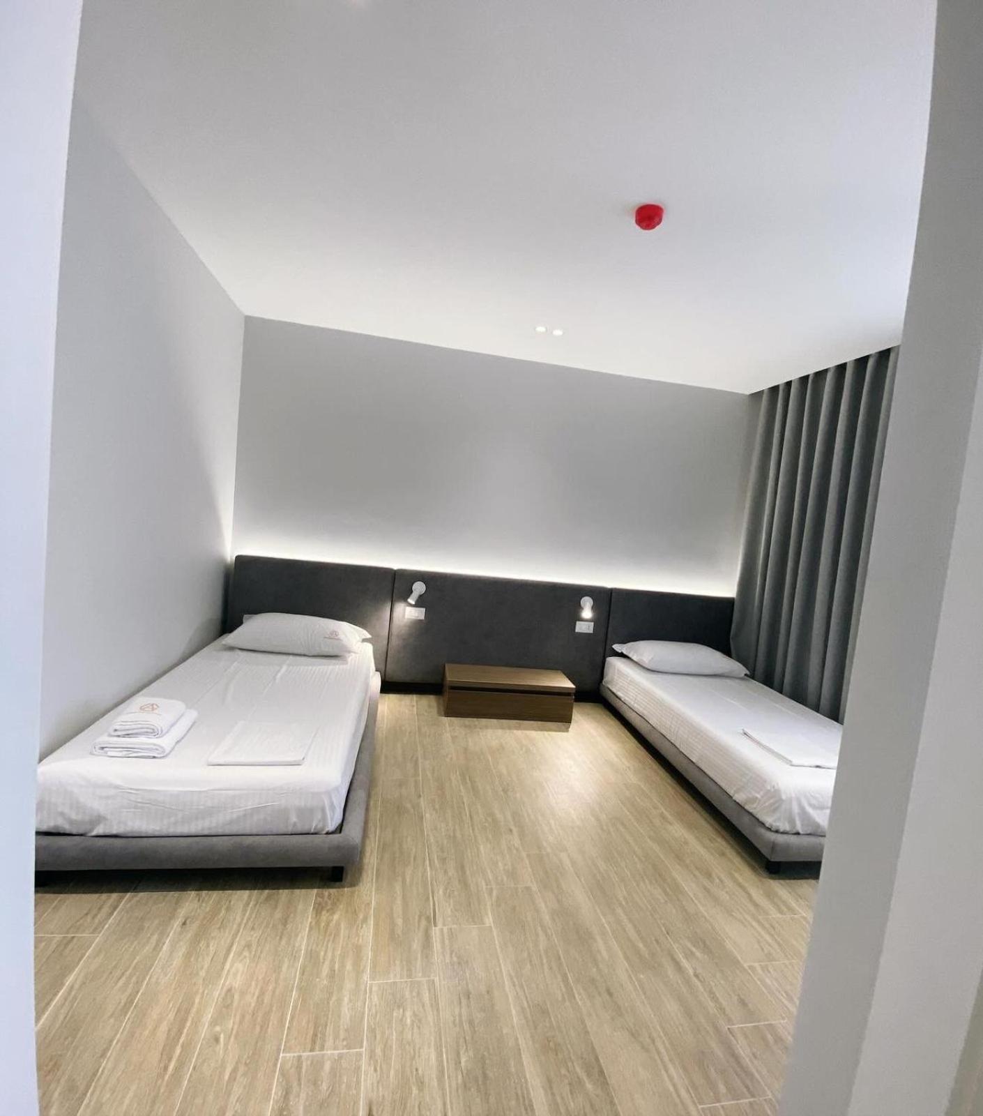 A&G Hotel Radhimë Екстериор снимка
