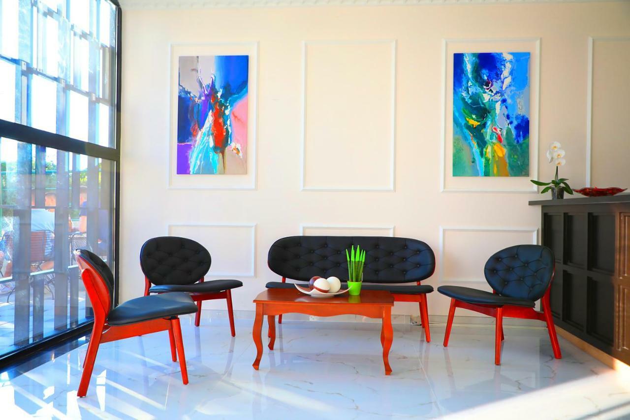 A&G Hotel Radhimë Екстериор снимка