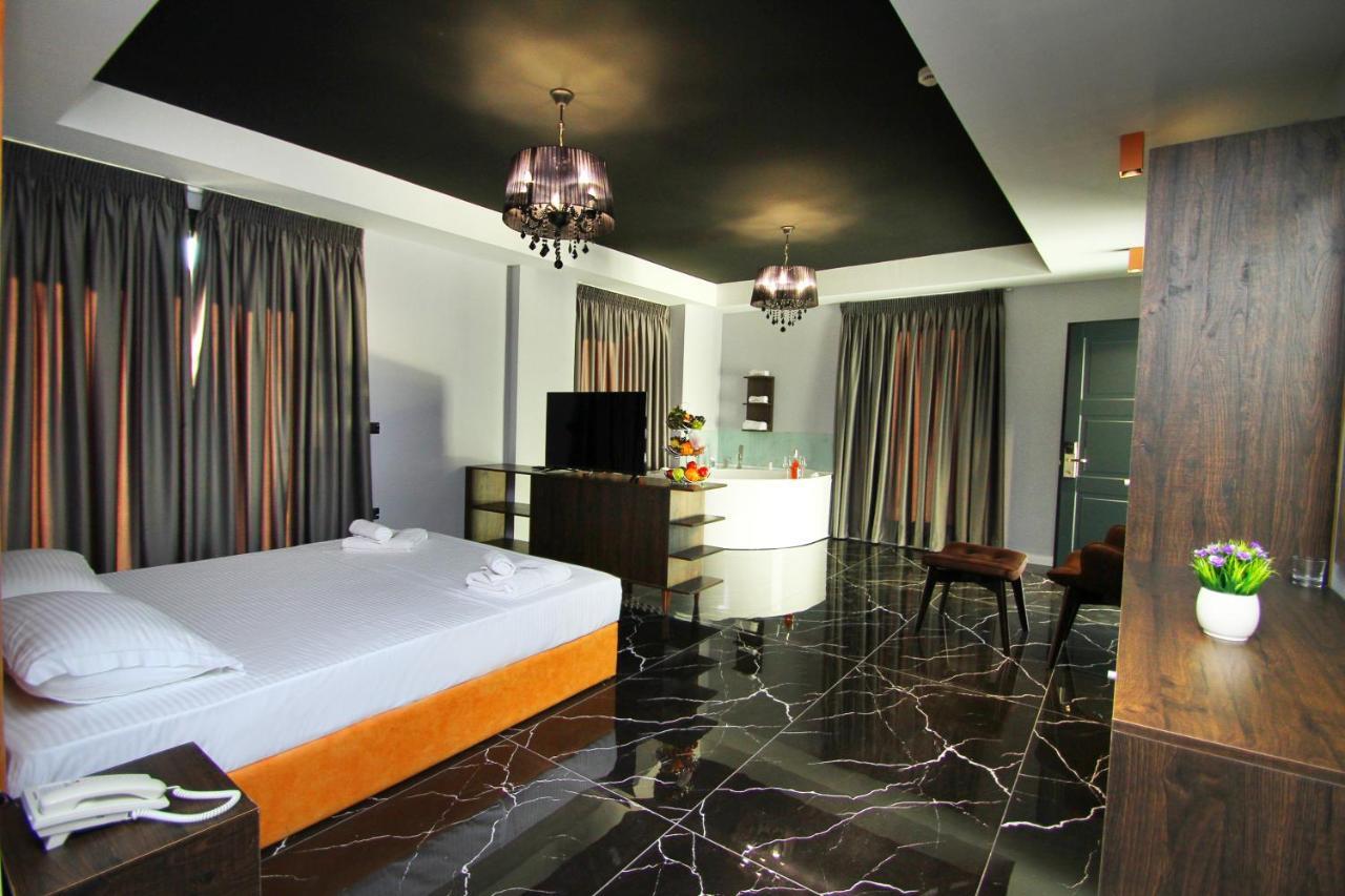 A&G Hotel Radhimë Екстериор снимка